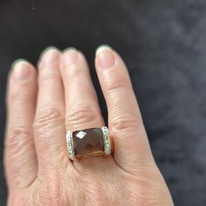 Elegant Brown and Gold Ring